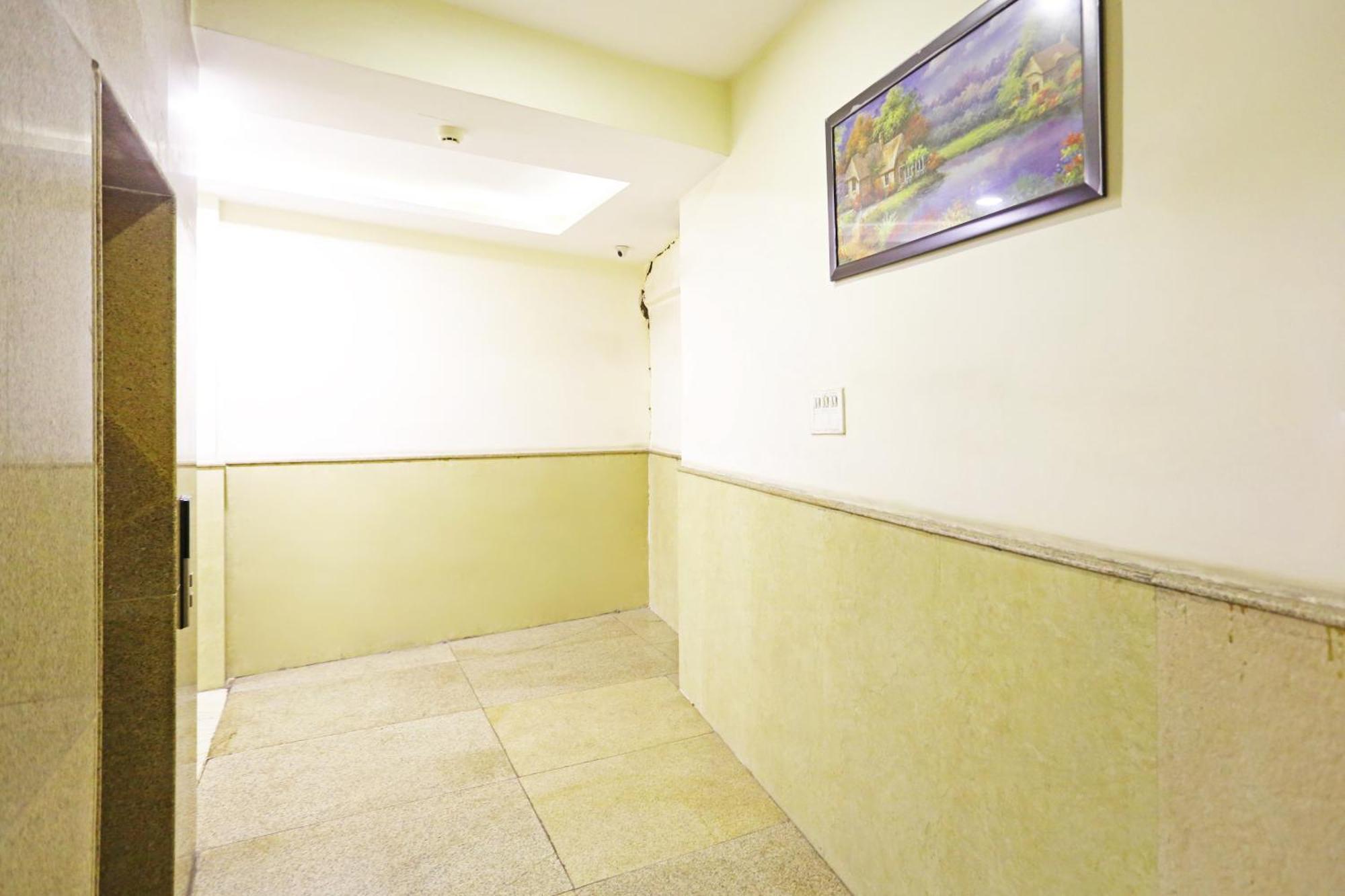 Hotel The Kiara Near Delhi Airport 뉴델리 외부 사진