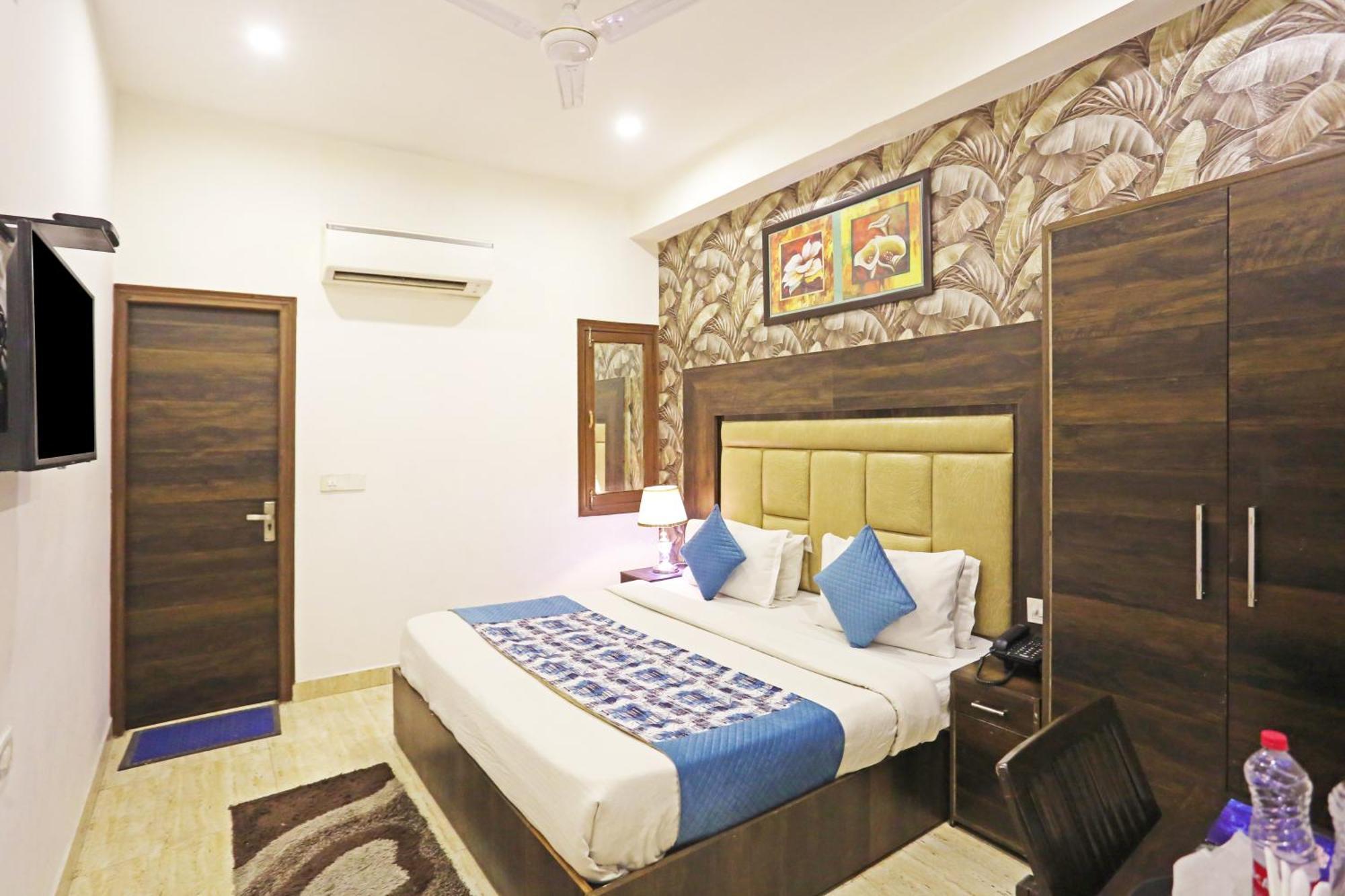 Hotel The Kiara Near Delhi Airport 뉴델리 외부 사진