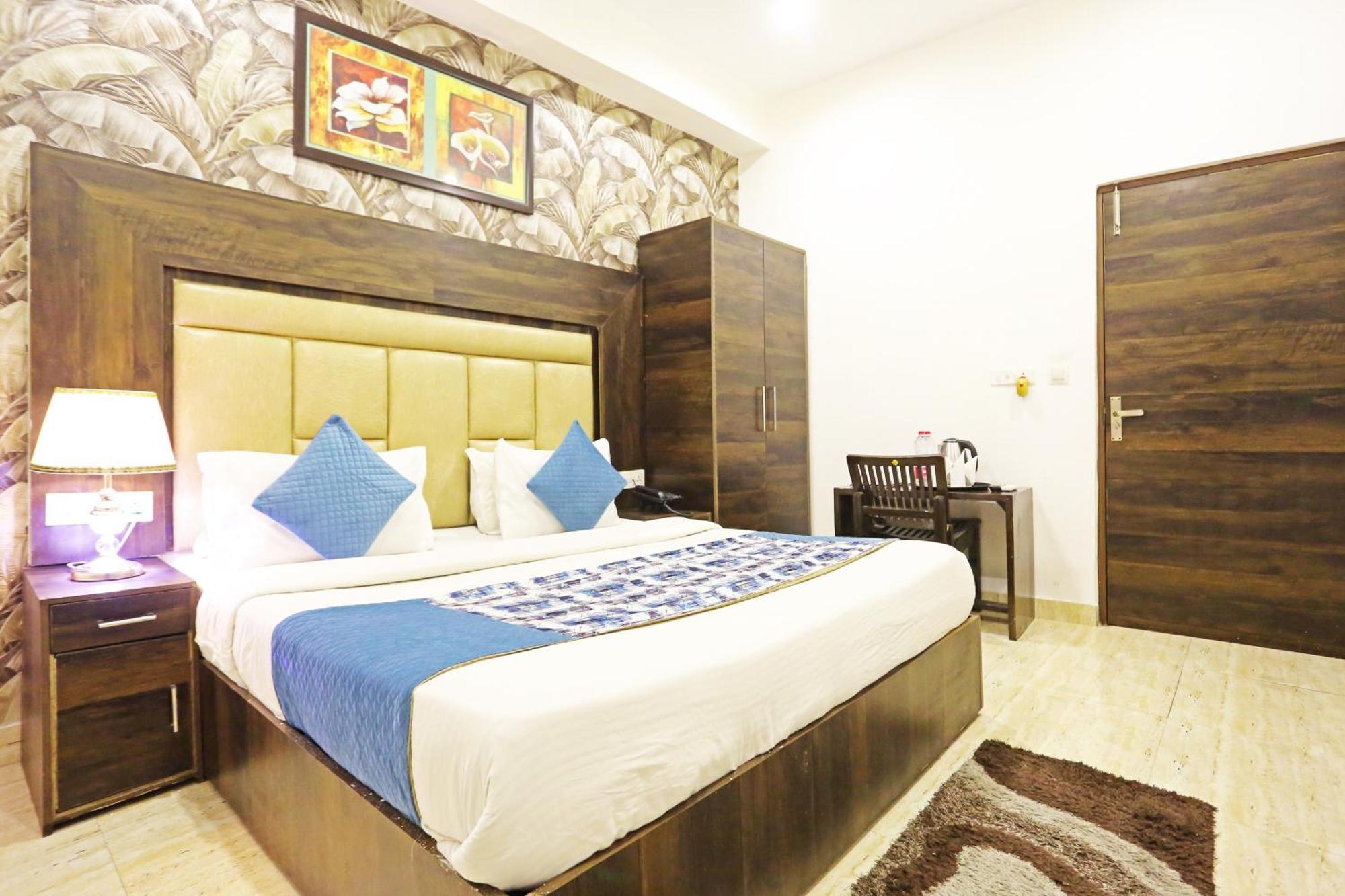 Hotel The Kiara Near Delhi Airport 뉴델리 외부 사진