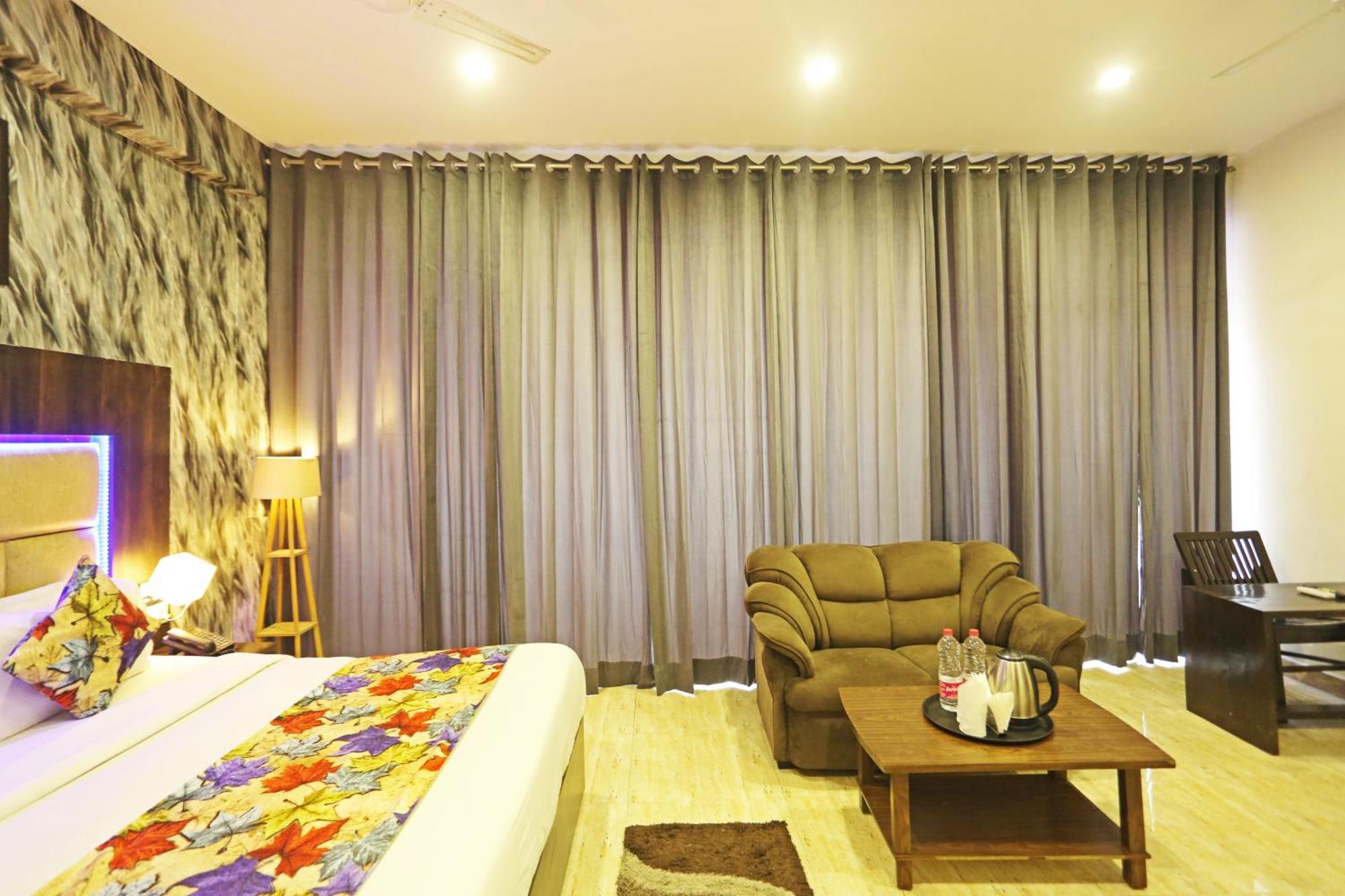 Hotel The Kiara Near Delhi Airport 뉴델리 외부 사진