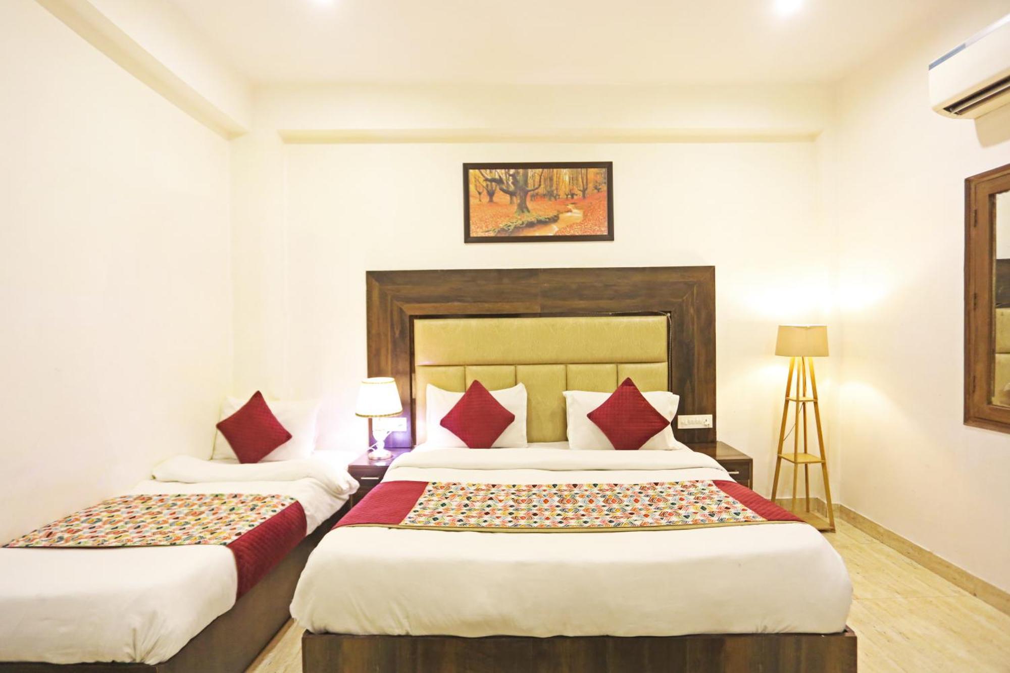 Hotel The Kiara Near Delhi Airport 뉴델리 외부 사진